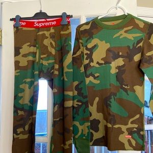 Supreme Hanes Thermal set - mens Small